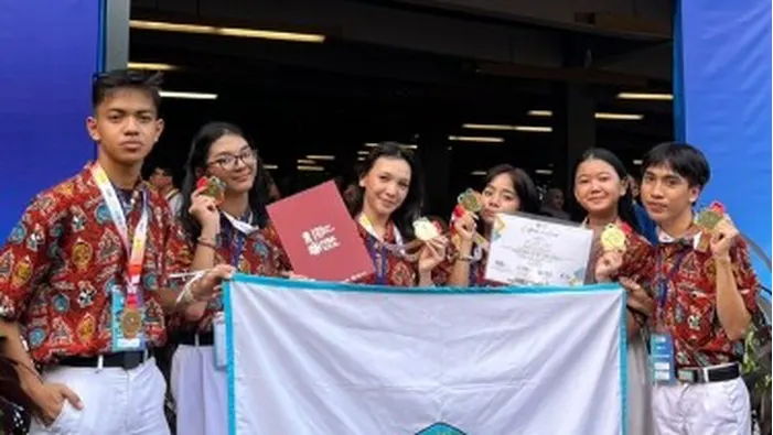 Tim peneliti inovasi filter air gambut PURE-PEAT dari SMAN 3 Palangka Raya