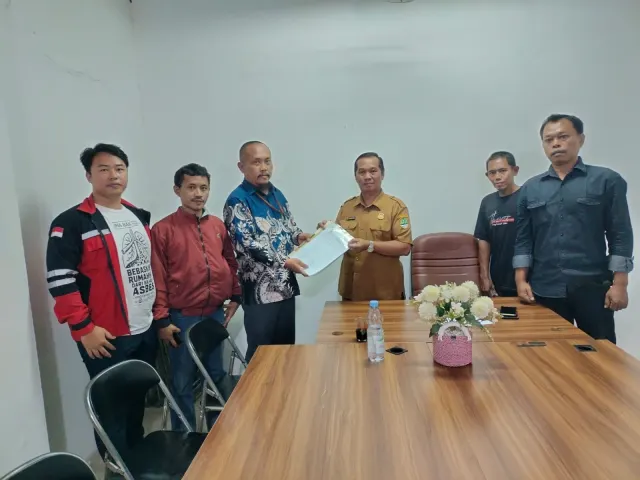 Belasan Mantan Pekerja Industri Asbes Karawang Mengadu, Penyakit Akibat Kerja Jadi Sorotan