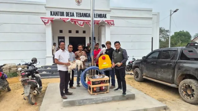Kutai Timur Siap Siaga Karhutla: Pembentukan Regu Masyarakat Peduli Api dan Penyerahan Bantuan Penanggulangan